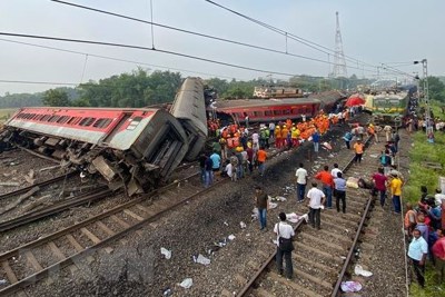 Lãnh đạo Việt Nam chia buồn vụ tai nạn đường sắt thảm khốc ở Ấn Độ