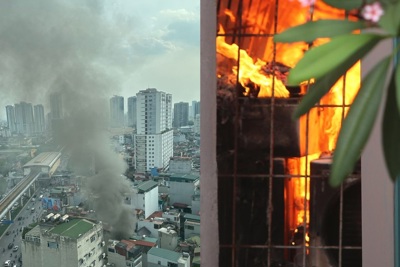 Cháy nhà 2 tầng ở Thanh Xuân