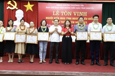 Thường Tín tôn vinh 83 tập thể, cá nhân tiêu biểu hiến máu tình nguyện