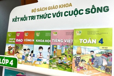 Nhà xuất bản Việt Nam giải thích về giá SGK mới lớp 4,  8, 11