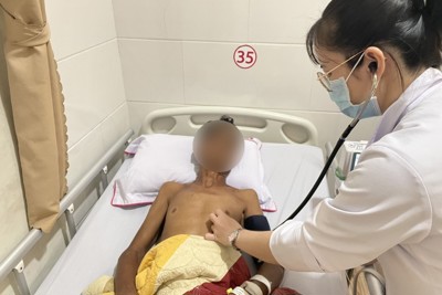 Cứu sống bệnh nhân vỡ phình động mạch chủ, chuyển từ Campuchia qua Cần Thơ