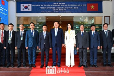 Tổng thống Hàn Quốc thăm và giao lưu với sinh viên ĐH Quốc gia Hà Nội