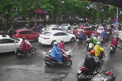 Hà Nội: Mưa lớn ngay sáng sớm đầu tuần
