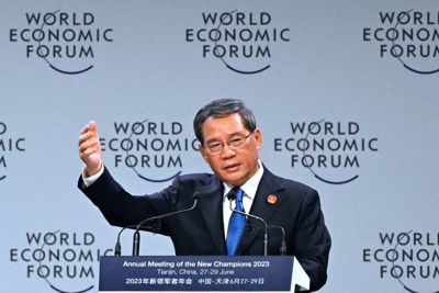 Thủ tướng Trung Quốc đáp trả chính sách kinh tế của phương Tây tại WEF