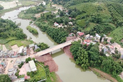 Người dân vùng cao Hòa Bình háo hức chờ ngày cầu 40 tỉ hoàn thành