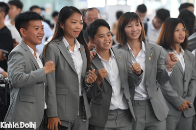 Tuyển nữ Việt Nam rạng rỡ lên đường tham dự World Cup 2023