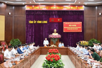 Phó Thủ tướng Lê Minh Khái làm việc với Ban Thường vụ Tỉnh ủy Vĩnh Long