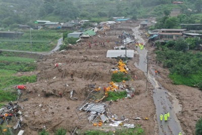 Hàn Quốc sạt lở đất, hàng nghìn người sơ tán