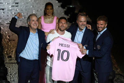 Messi và Busquets ra mắt Inter Miami trong ngày mưa bão