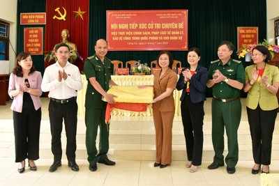 Đoàn ĐB Quốc hội TP Hà Nội tiếp xúc cử tri chuyên đề tại huyện Đồng Văn,tỉnh Hà Giang