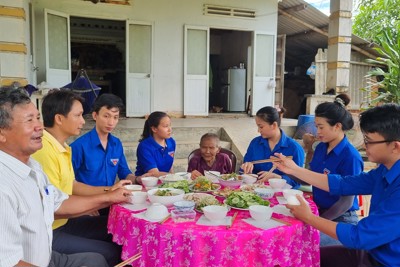 Quảng Ngãi: Những bữa cơm “đặc biệt” 