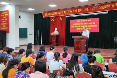 Quận Hoàng Mai: Bồi dưỡng chính trị Hè cho 3.600 cán bộ, giáo viên