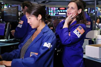 Chứng khoán phấn khích với số liệu lạm phát, Dow Jones leo dốc gần 200 điểm