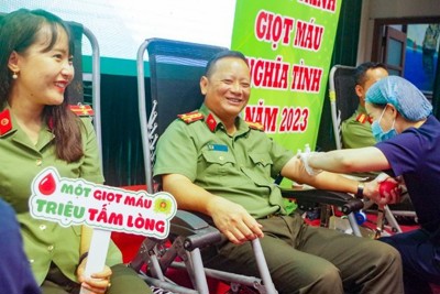 Hơn 3.000 cán bộ, chiến sĩ Công an Hà Nội tham gia hiến máu