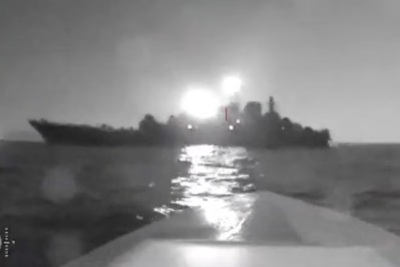 Tàu Nga hư hai nặng do Ukraine tấn công căn cứ hải quân Biển Đen
