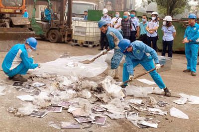 Quản lý thị trường Hà Nội tiêu hủy 600 kg hàng lậu, hàng giả 