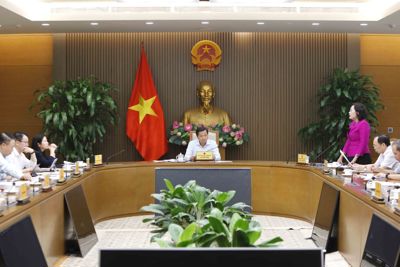 Phó Thủ tướng Lê Minh Khái chủ trì họp rà soát 2 Thông tư của NHNN