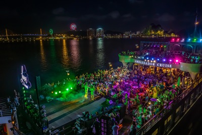 Làn sóng du lịch mới - thưởng thức âm nhạc đêm trên vịnh Hạ Long