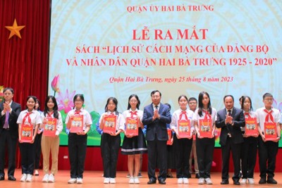 Lãnh đạo Thành phố dự ra mắt sách Lịch sử cách mạng quận Hai Bà Trưng