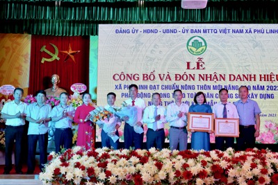 Huyện Sóc Sơn: Xã Phù Linh đón bằng công nhận nông thôn mới nâng cao