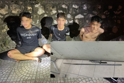 Hà Nội: Bắt giữ nhóm thanh niên mang dao kiếm đi đánh nhau trong đêm