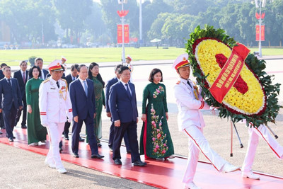 Lãnh đạo Thành phố Hà Nội vào Lăng viếng Chủ tịch Hồ Chí Minh