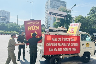 [Ảnh] Tuyên truyền, đảm bảo trật tự đô thị tuyến đường Khương Đình, Nguyễn Xiển
