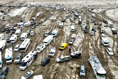 Ác mộng Burning Man: hàng chục nghìn người Mỹ đang mắc kẹt