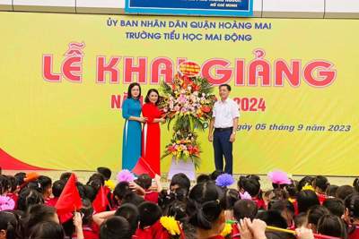 Gần 80 ngàn học sinh quận Hoàng Mai tưng bừng chào đón năm học mới