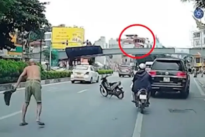 Hà Nội: Khởi tố đối tượng phóng dao vào xe ô tô Toyota Land Cruiser 