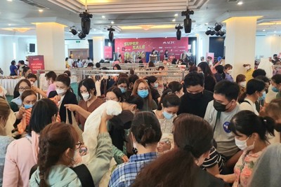 Khai mạc sự kiện hàng hiệu khuyến mãi khủng tại Tân Sơn Nhất Pavilion