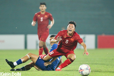 U23 Việt Nam đánh rơi chiến thắng trước U23 Singapore