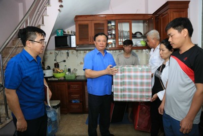 Bí thư Thành ủy thăm, động viên các nạn nhân vụ cháy tại quận Thanh Xuân