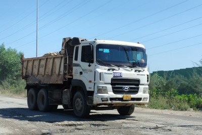 Quảng Ngãi: Hạ tầng giao thông vùng trọng điểm xuống cấp nghiêm trọng