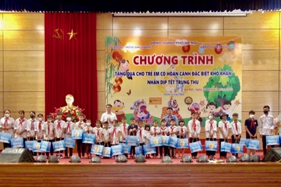Mang Trung thu đến với 130 trẻ em có hoàn cảnh khó khăn huyện Sóc Sơn