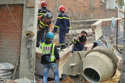 Sập nhà 4 tầng tại quận Bình Thạnh, đã cứu được người mắc kẹt ra ngoài