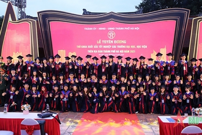 Hà Nội xét chọn tuyên dương 96 thủ khoa xuất sắc năm 2023