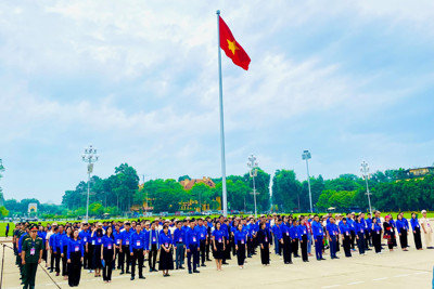 420 đại biểu thanh niên tiên tiến báo công dâng Bác