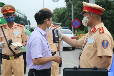 Hà Nội: Tước giấy phép lái xe đối với 80 người vi phạm Luật Giao thông