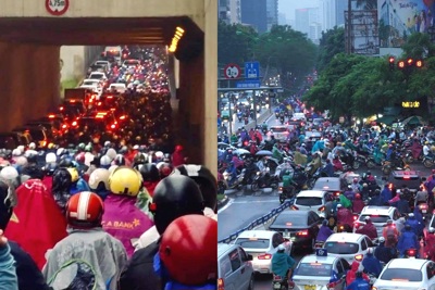 Hà Nội: Ùn tắc kéo dài trên nhiều tuyến phố, người dân "chôn chân" trong mưa