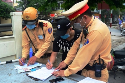 Hà Nội: Tạm giữ 58 phương tiện, 53 trường hợp bị tước giấy phép lái xe
