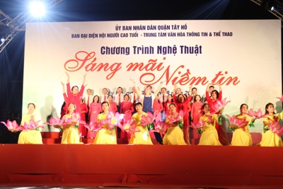 Sâu lắng chương trình nghệ thuật “Sáng mãi niềm tin”