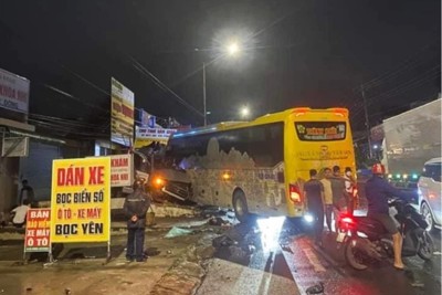 Đồng Nai: Tai nạn kinh hoàng, 4 người chết, 5 người bị thương nặng