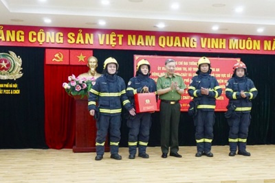 Đại tướng Tô Lâm thăm, làm việc, chúc mừng lực lượng Cảnh sát PCCC Thủ đô