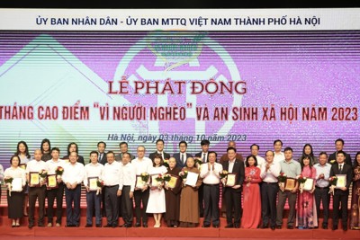 T&T Group trao tặng 1 tỷ đồng gửi Hà Nội để an sinh xã hội