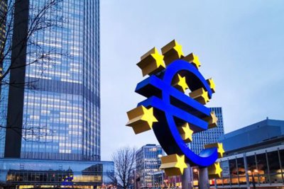 Eurozone đối mặt giảm tốc do chính sách thắt chặt tiền tệ
