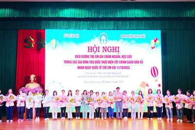 Huyện Thạch Thất biểu dương 100 trẻ em gái chăm ngoan học giỏi
