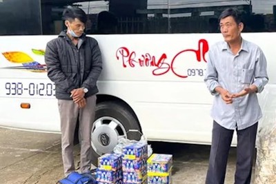 Bình Phước: Bắt giữ 2 đối tượng vận chuyển pháo lậu trên xe khách