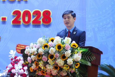 Ông Bùi Hoài Nam tái cử Chủ tịch Liên đoàn Lao động tỉnh Khánh Hòa