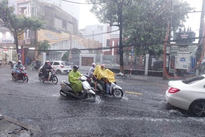 Đà Nẵng cho học sinh nghỉ học vì mưa lớn kéo dài